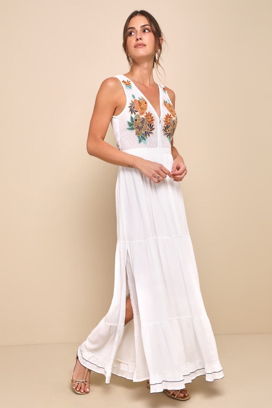 NWOT Lulus Tickets To Paradise White Embroidered Maxi Dress Resort Cruise Size S